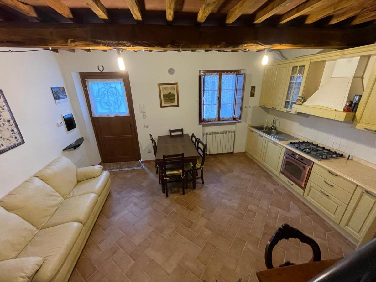 Ferienwohnung Il Rifugio Nelle Crete Vescona Exterior foto